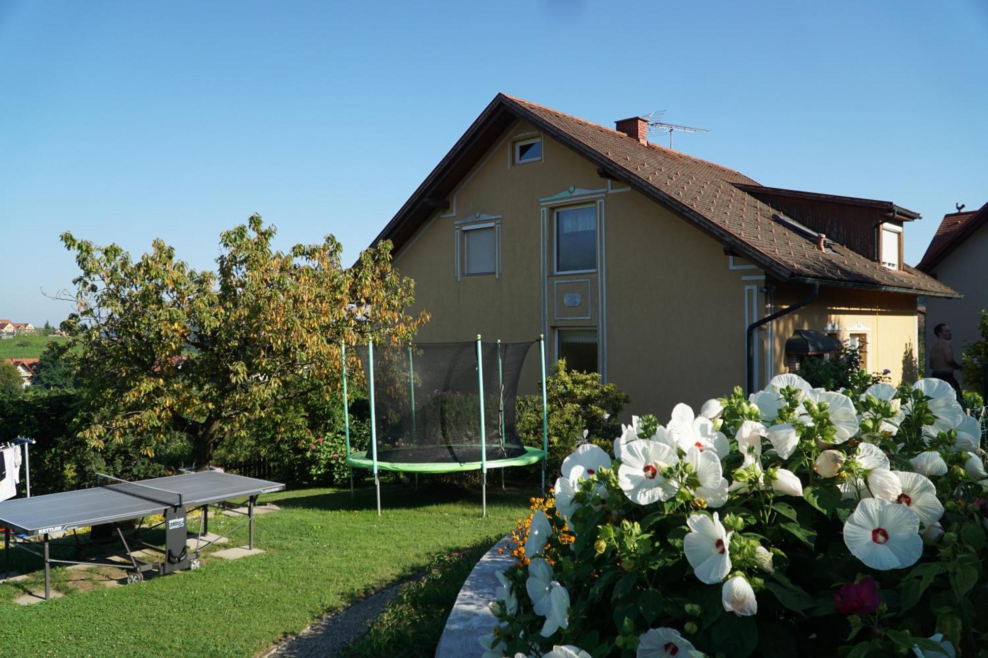 Ferienwohnung Familie Hartinger Riegersburg Exterior foto